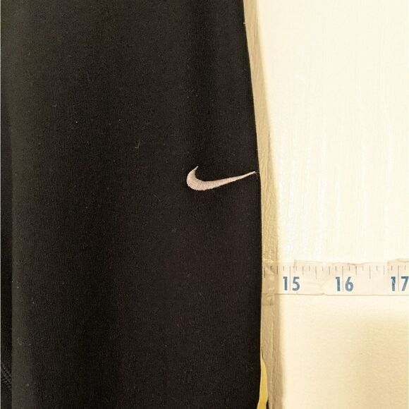 NIKE DRI FIT LADIES SIZE SMALL PERFORMANCE CAPRI - Picture 4 of 9